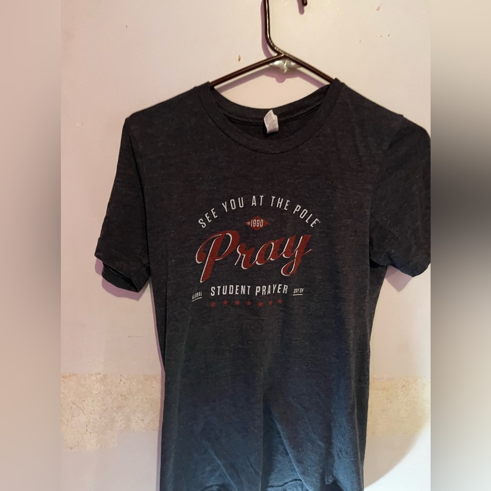 Grey tshirt